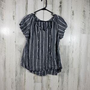 como black, gray and white short sleeve top women's size medium
